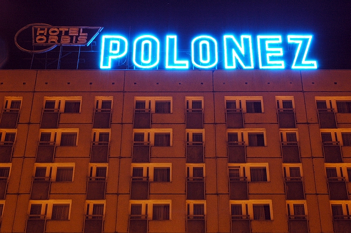 neon Hotelu Polonez w Poznaniu